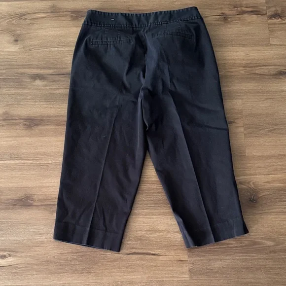 Talbots Black Pedal Pusher Pants. Size 8 - Picture 4 of 5